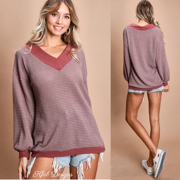 ❤️LAST 1! V Neck Waffle Popcorn Knit Contrast Top! - Picture 2 of 9